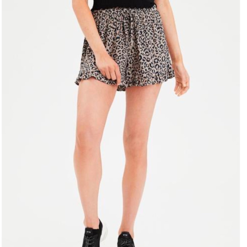 🦅American Eagle Leopard Print Shorts